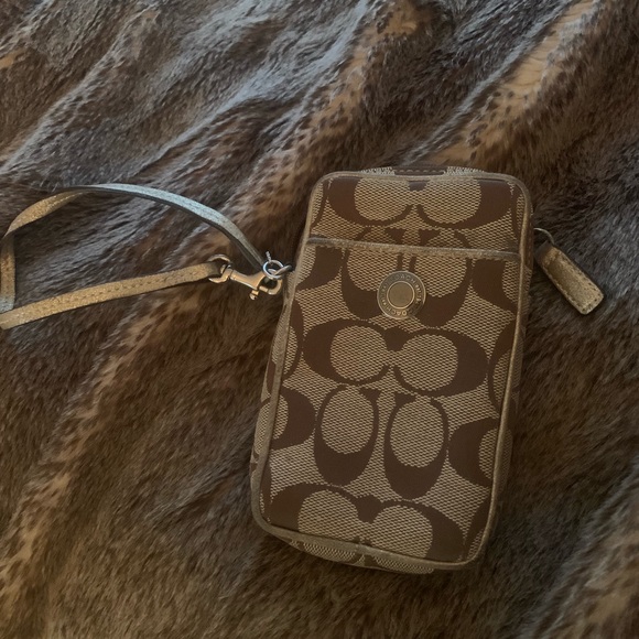 Coach Wrist Pouch with metallic gold trim - Picture 1 of 3